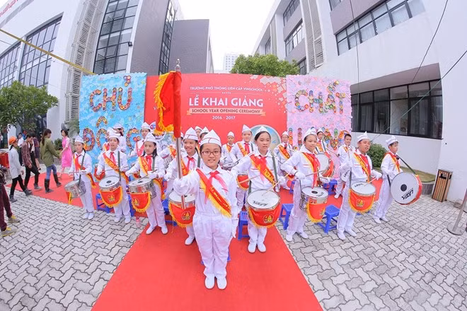 La rentrée des classes se fait dans le cadre d'une cérémonie bien huilée.