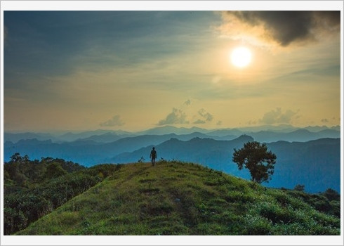 Vue d’une montagne dans le géoparc.