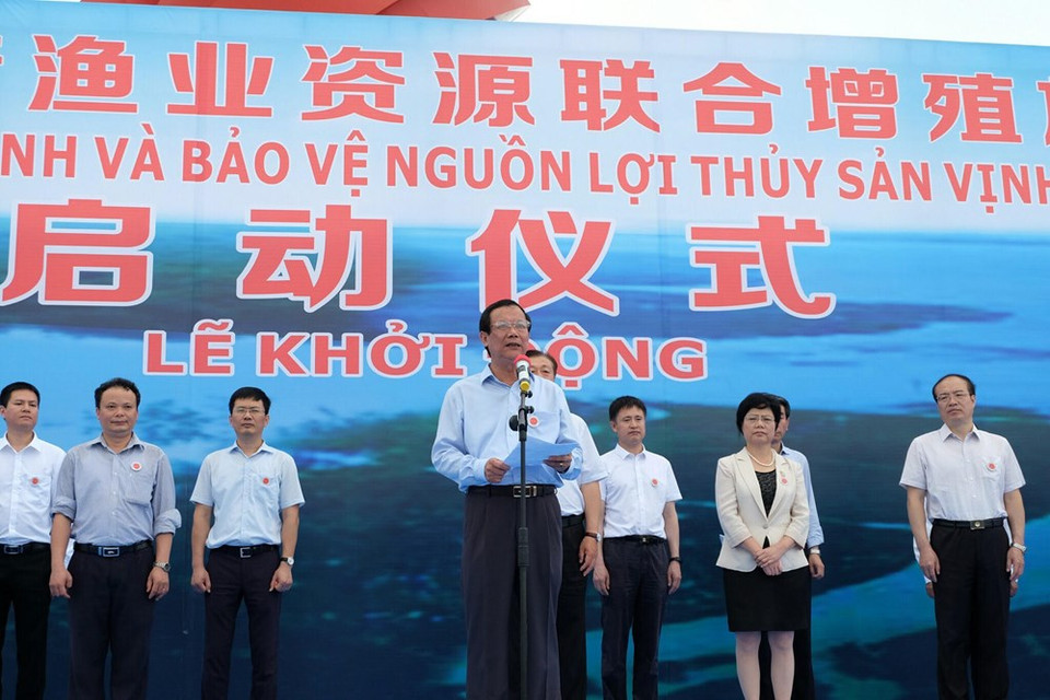 Nguyen Ngoc Oai, directeur général par intérim de la Direction de la pêche du Vietnam, s'exprime lors de la cérémonie. Photo: VNA