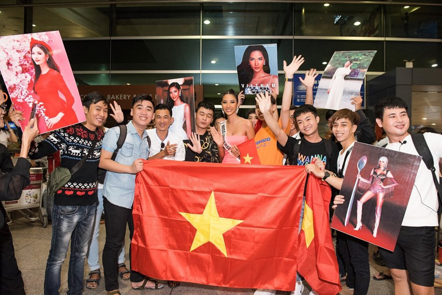 Hoang Thuy, première dauphine de Miss Univers Vietnam 2017, est partie aux États-Unis pour la finale de Miss Univers 2019 qui aura lieu le 8 décembre. Photo: VietnamPlus
