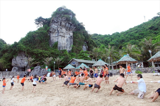 De nombreux sports de plage sont possibles à Cat Bà. 