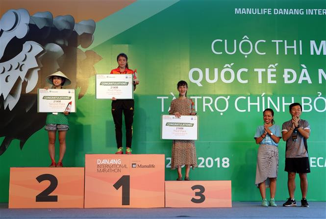 En 21km féminin, les Vietnamiennes Lo Thi Thanh et Nguyen Thuy Phuong sont arrivées premier et troisième, la Japonaise Tomomi Nakajima, deuxième.