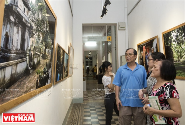 A l'occasion de la parution de son livre, Nicolas Cornet a organisé en juin une exposition intitulée « Vietnam Pagodas » au Musée des Beaux-Arts de Ho Chi Minh-Ville. 