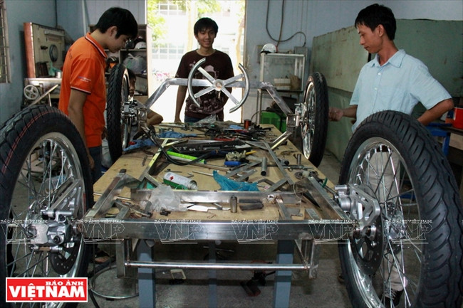 Les 4 roues ont été fabriquées à partir de la moto Exciter. 