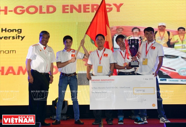 L'équipe de l'Université Lac Hông a remporté le Shell Eco-marathon Asie 2016 tenu à Manille, aux Philippines, en mars.
