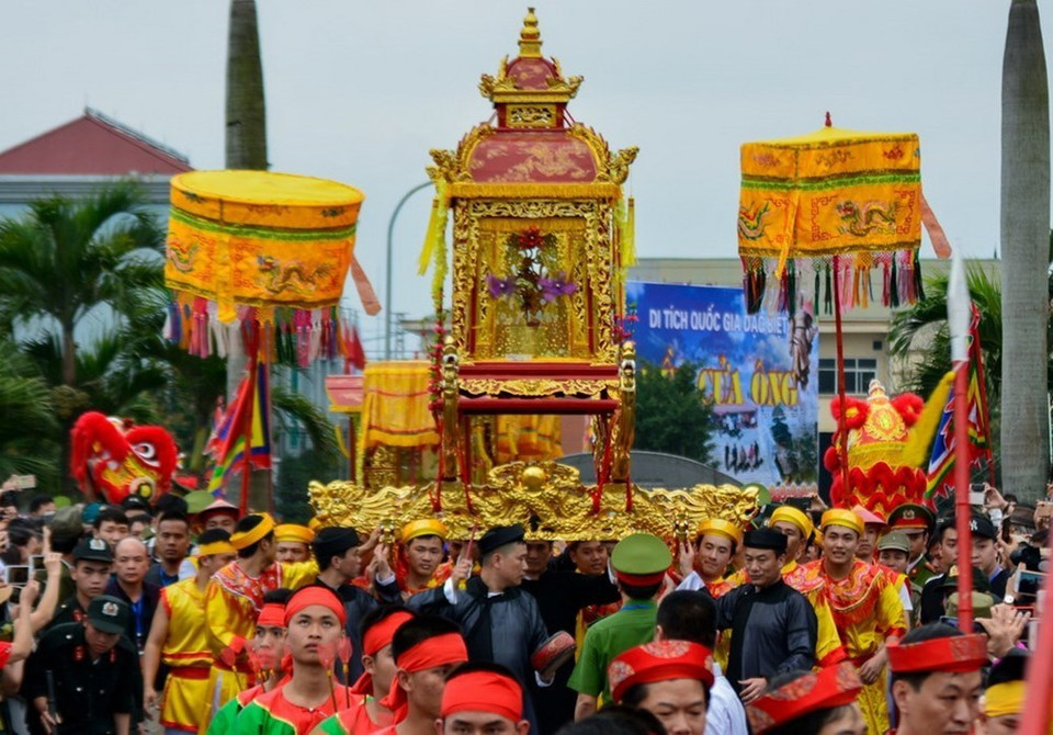 Les rites de la fête du temple de Cua Ông 2018. 