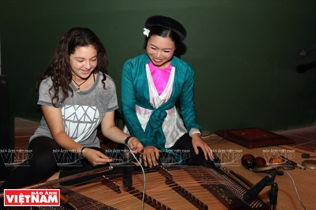 Découverte de la musique traditionnelle vietnamienne. 