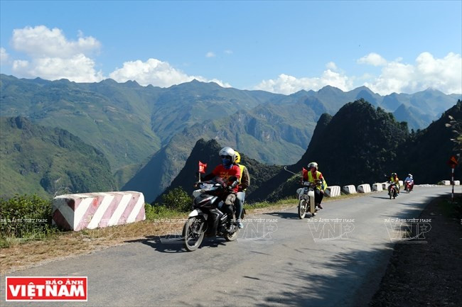 On peut y aller en moto.