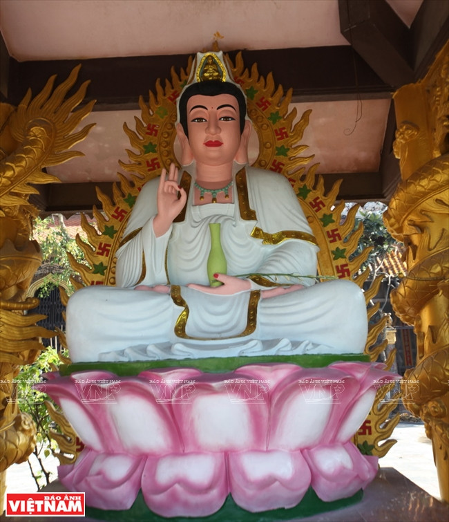 Salle de culte dédiée à Guan Yin. 