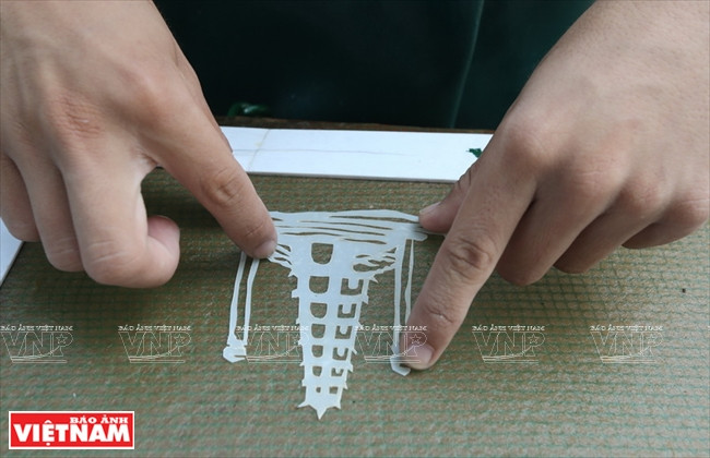 Motifs décoratifs créés au moyen du pistolet. 