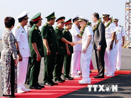 La cérémonie de bienvenue organisée en l’honneur des officiers et soldats américains à Dà Nang, le 5 mai.