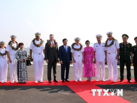 La cérémonie de bienvenue organisée en l’honneur des officiers et soldats américains à Dà Nang, le 5 mai.
