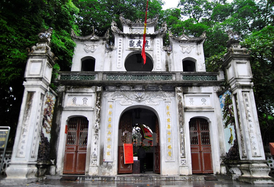 Le temple de Quan Thanh fut construit sous le règne du roi Ly Thai To au 11e siècle.