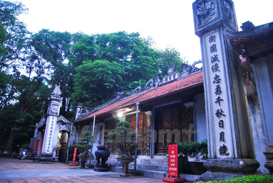 Le temple de Voi Phuc est à une entrée du parc Thu Le, dans l'arrondissement de Ba Dinh.