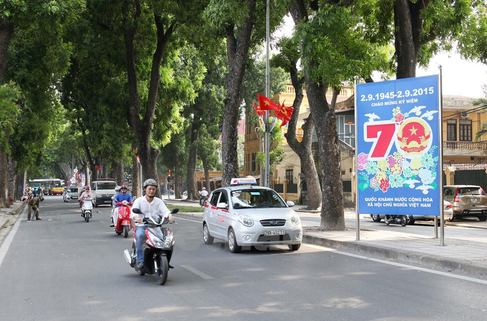Les panneaux fleurissent dans les rues. 