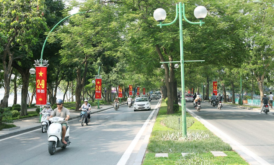 Des banderoles dans la rue Thanh Nien. 