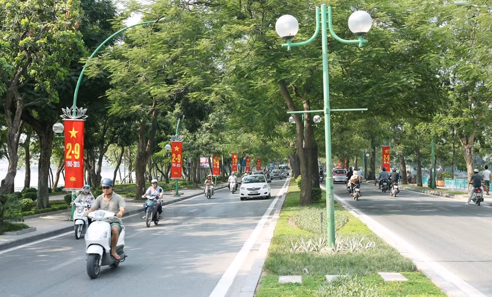 Des banderoles dans la rue Thanh Nien. 