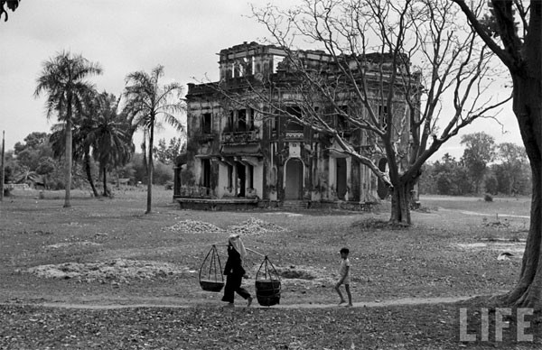 Une ​maison abandonnée.