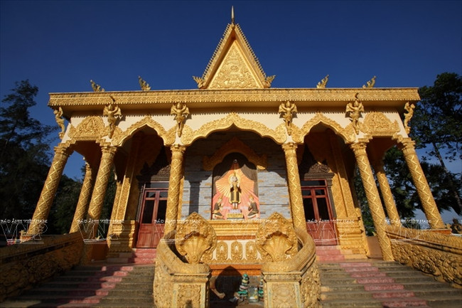 Façade de la pagode khmère