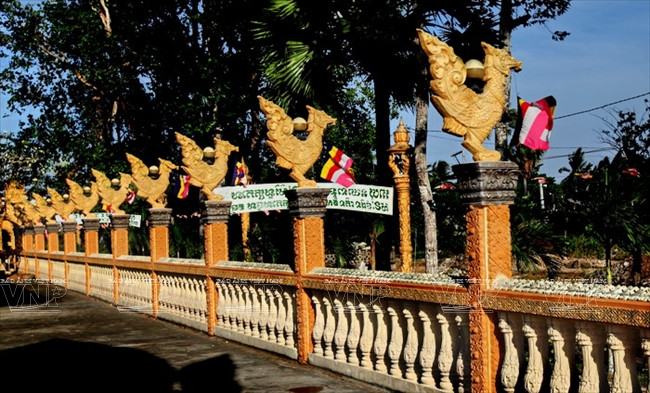 L'enceinte entourant la pagode khmère. 