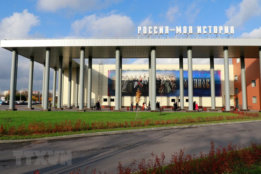 Couvrant une superficie de 15.000 m², le parc historique "La Russie - Mon Histoire" est le plus grand musée multimédia d'Europe. Il présente toutes les formes de médias contemporains, la reconstruction historique 3D, entre autres.