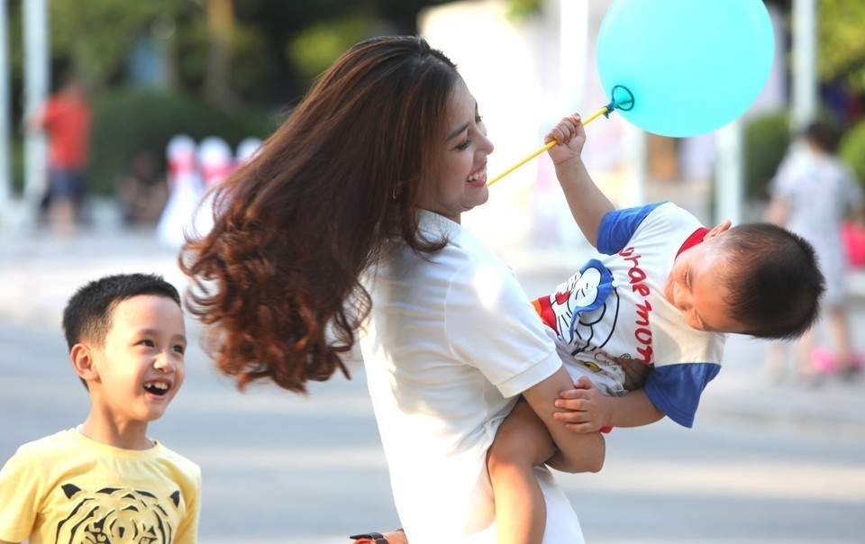 Protéger, prendre soin et éduquer les enfants sont à la fois une joie et une grande responsabilité. 