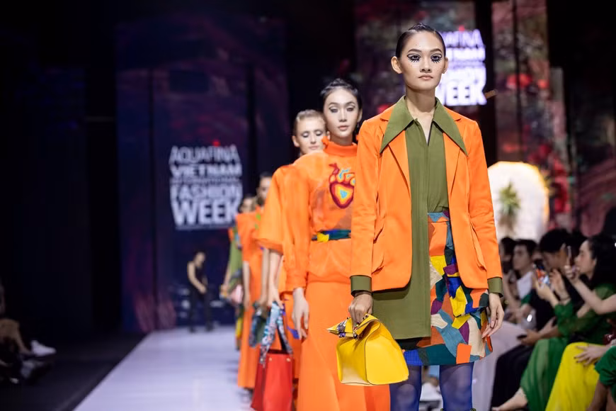 Un design de la collection 'Hidden Gem' de Tiny Ink by Hoang Quyen.