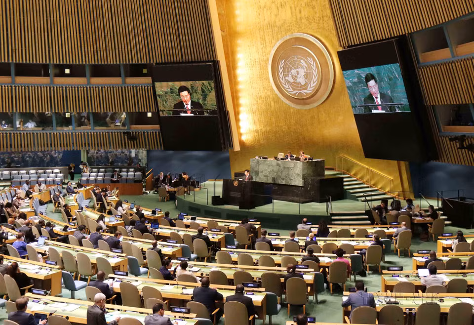 Le 22 septembre 2017, le vice-Premier ministre et ministre des Affaires étrangères Pham Binh Minh a pris la parole lors d'un débat de haut niveau de la 72e session de l'Assemblée générale des Nations Unies à New York, aux États-Unis. 