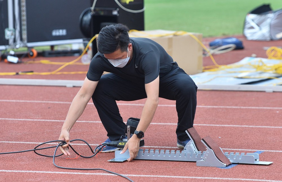 L'équipe du Vietnam aux SEA Games 31 se compose de 80 athlètes qui sont déterminés à conserver leur première place régionale. L'athlétisme vietnamien fixe l'objectif de remporter de 16 à 18 médailles d'or aux SEA Games 31. Les espoirs de médaille d'or reposent sur Quach Thi Lan, Nguyen Thi Huyen (400 mètres féminin, 400 mètres haies féminin, relais féminin 4x400 mètres), Khuat Phuong Anh (800 mètres féminin), Nguyen Thi Oanh (1.500 mètres féminin, 3.000 mètres haies féminin, 5.000 mètres féminin), Pham Thi Hong Le (10.000 mètres féminin), Do Quoc Luat, Nguyen Trung Cuong (3.000 mètres haies masculin, relais mixte 4x400 mètres). Photo: VietnamPlus