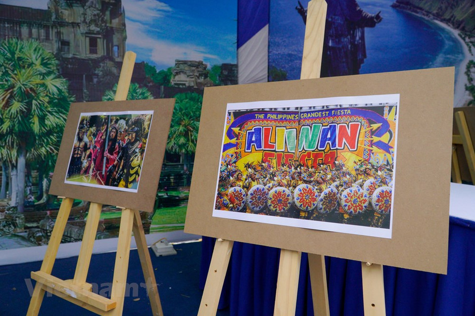 Le sous-comité coopérera également avec le Centre de communication et de ressources environnementales du ministère des Ressources naturelles et de l’Environnement pour organiser la communication sur des SEA Games 31verts et sans déchets plastiques. Hanoï organise de nombreuses activités à l’occasion des 31es Jeux sportifs d’Asie du Sud-Est (SEA Games 31) pour promouvoir l’image d’un Vietnam sûr, hospitalier et attrayant pour les amis internationaux. La section municipale de l’Union de la jeunesse communiste Hô Chi Minh élabore des publications sur les réseaux sociaux pour présenter de belles images de Hanoi et organise des événements, tel le Festival de la jeunesse d’Asie du Sud-Est en l’honneur des SEA Games 31.