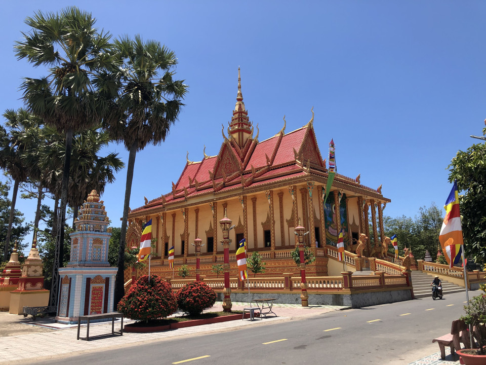 La pagode relève du bouddhisme du Petit Véhicule (Hînayana).