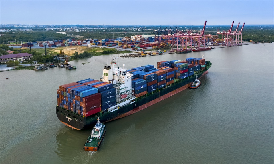  La Compagnie générale de Tân Cang Saïgon est devenue le plus grand centre de fourniture de services logistiques et techniques du Vietnam. Photo : Vietnam Illustré