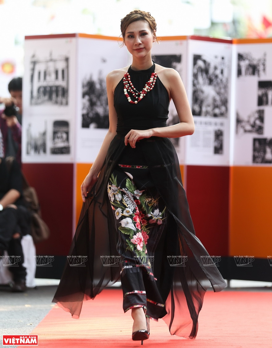  L’ao dai reflète aussi le goût esthétique, la subtilité et la civilité de celles qui le portent.