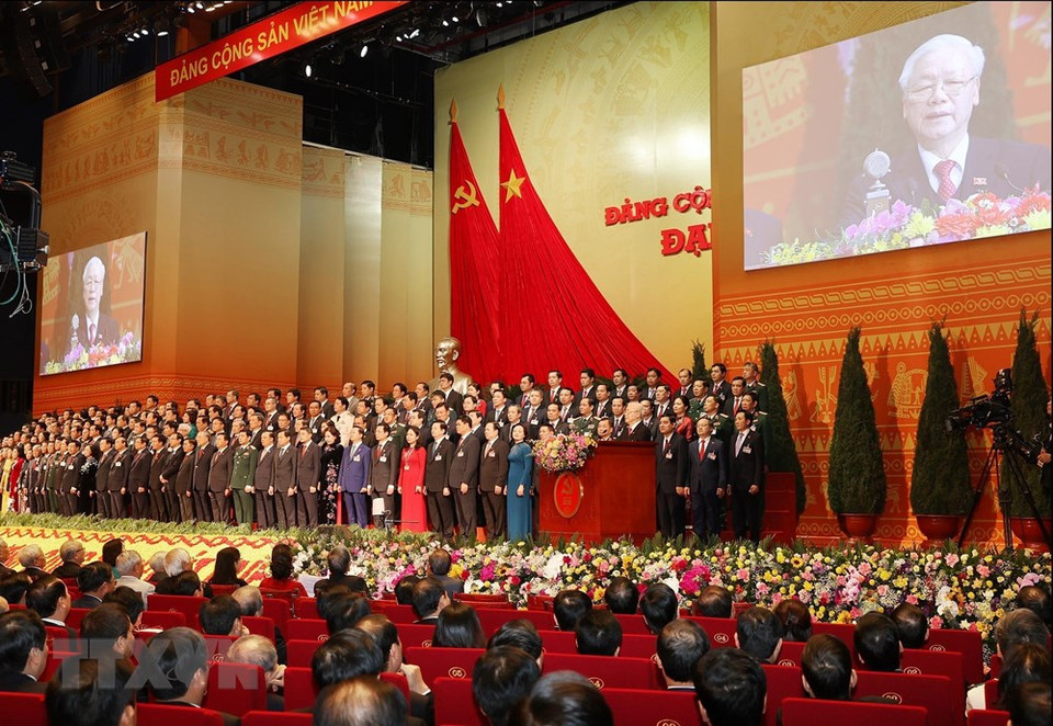  Au nom du Comité central du Parti, Nguyen Phu Trong, secrétaire général du Comité central du PCV (13e mandat), président de la République du Vietnam, s’exprime lors de la cérémonie de clôture. Photo : VNA