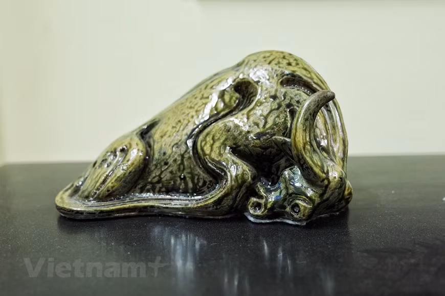  Symbole du travail acharné, avec toute sa sueur et son labeur, le buffle est étroitement liée aux agriculteurs. Photo: Vietnam + 