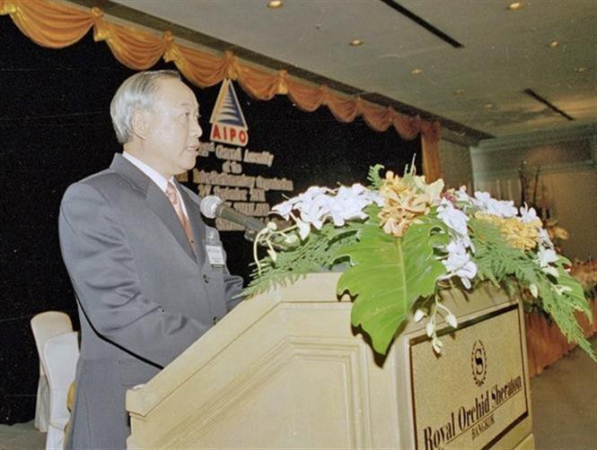  Le président de l'Assemblée nationale Nguyen Van An s'exprime lors de la 22e Assemblée générale de l'Assemblée interparlementaire de l'ASEAN (AIPO-22) qui a lieu du 2 au 7 septembre 2001 à Bangkok, en Thaïlande. Photo: VNA