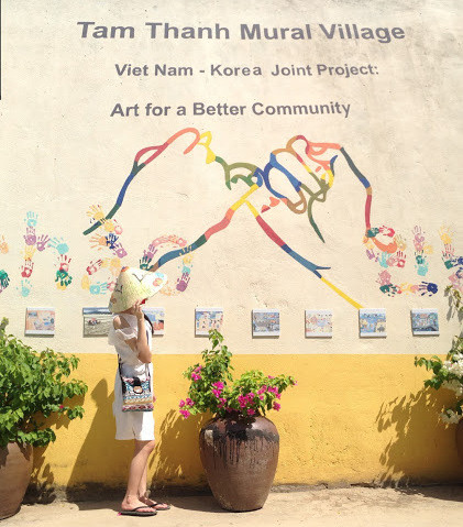 En juin 2016, sous la main de jeunes artistes de la République de Corée, plus de 100 maisons du village de pêcheurs de Tam Thanh, ville de Tam Ky, province de Quang Nam, sont devenues des peintures vivantes.
