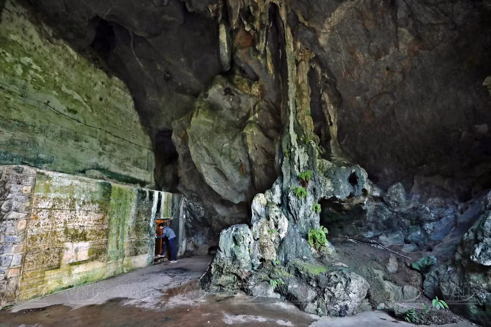 La grotte Quan Y est un ouvrage unique sur l'île de Cat Ba.