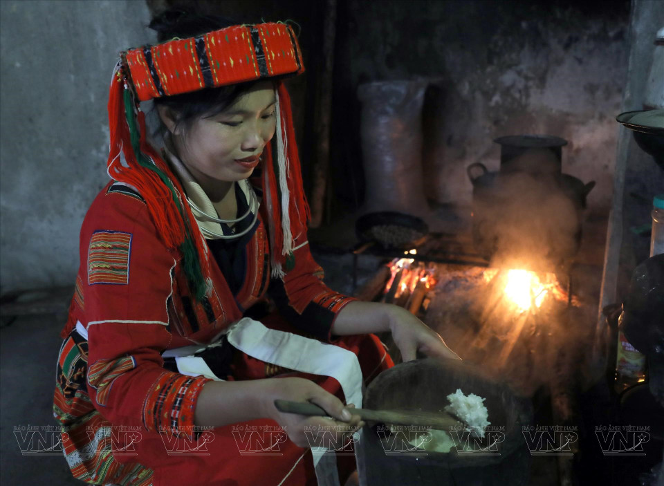 Le "Banh day" représente l'esprit de solidarité et d'unité de la famille.