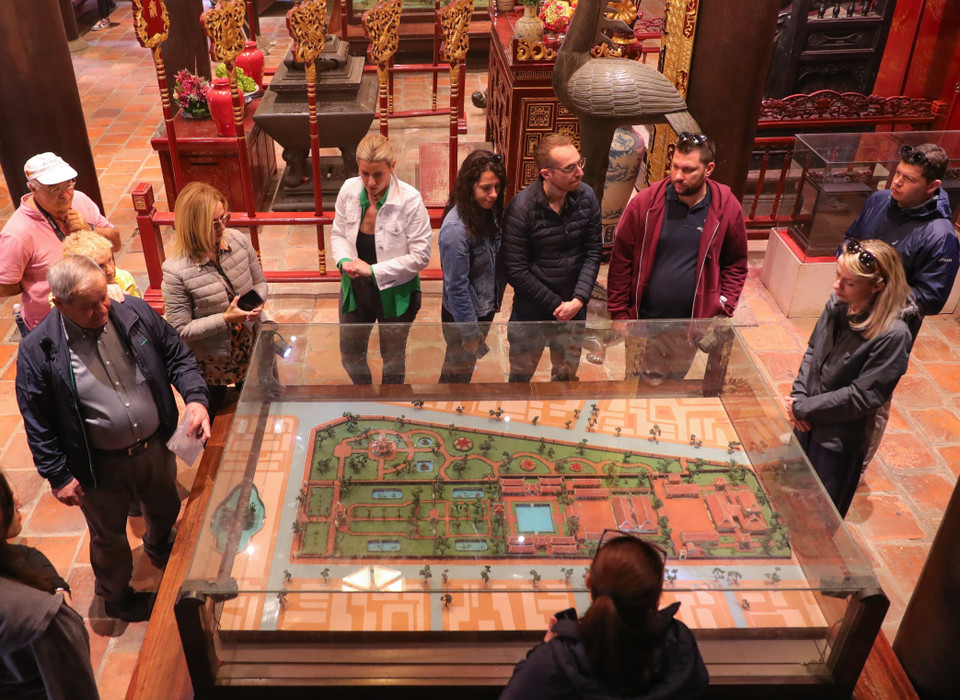 Visiteurs au Temple de la Littérature. Photo: VNA