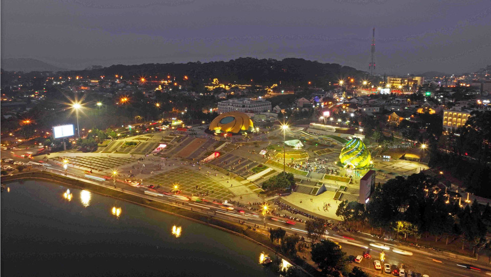 La ville de Da Lat dans la nuit.