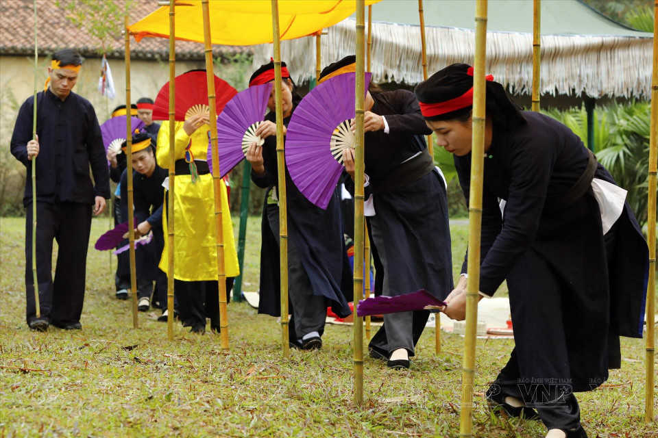La fête est organisée pour exprimer la gratitude, le respect pour la nature et prier pour de bonnes récoltes.