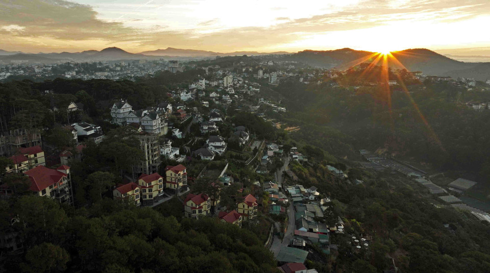 Aube sur la ville de Da Lat.