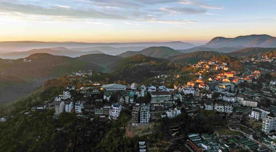 Aube sur la ville de Da Lat.
