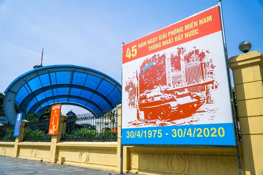 Au musée de l'histoire militaire du Vietnam. Photo: VNA