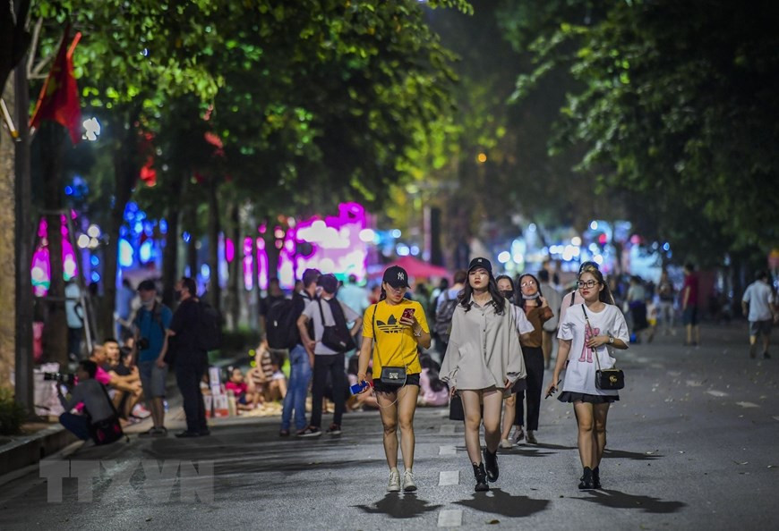 Le Vietnam a assoupli des mesures de distanciation sociale depuis le 23 avril et ses destinations touristiques ont rouvert leurs portes au public. Photo: VNA
