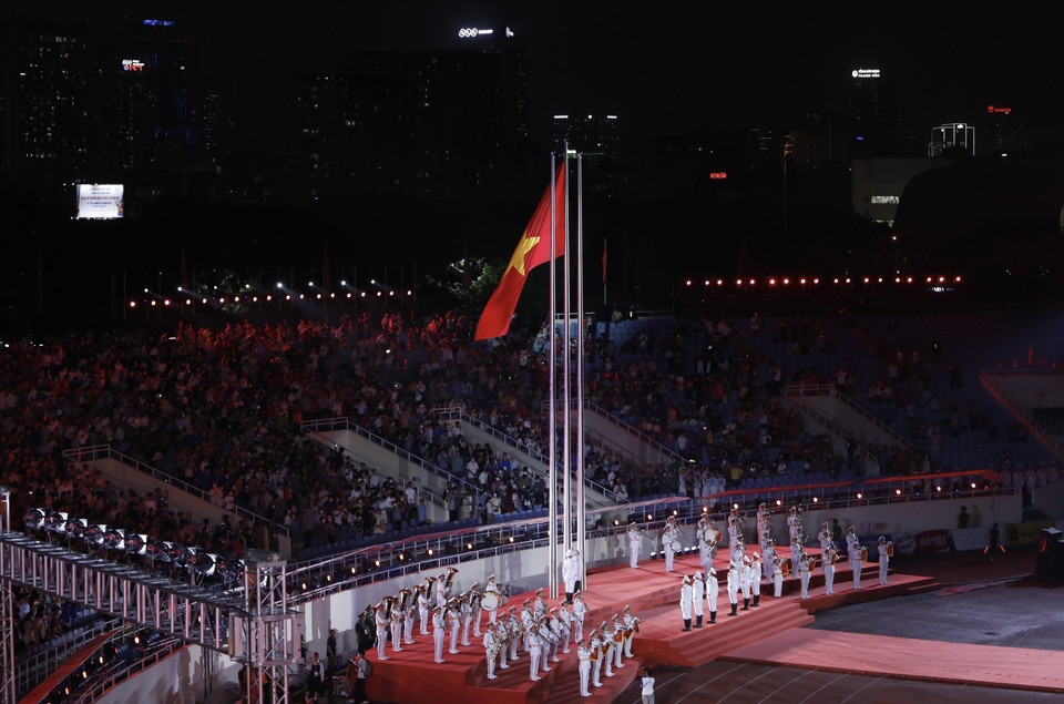  Cérémonie de lever du drapeau du Vietnam. Photo : VNA