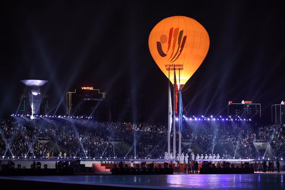  Cérémonie de lever des drapeaux de la Fédération des sports d'Asie du Sud-Est et des SEA Games. Photo : VNA 
