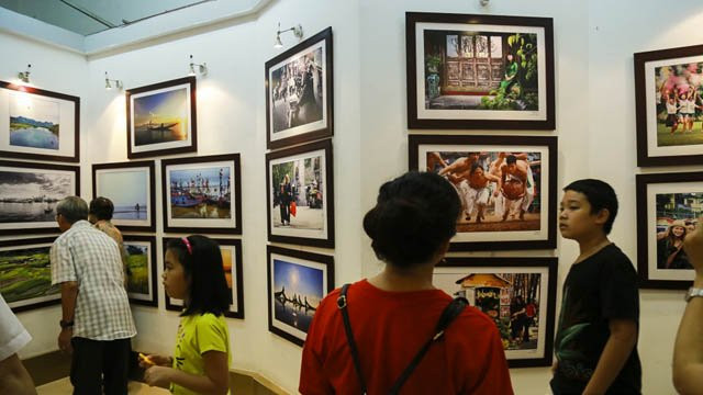 De nombreux visiteurs revivent leurs souvenirs d’enfance lors de cette exposition.