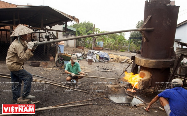 Le développement durable du village de fonderie de Thanh Phu semble assuré.